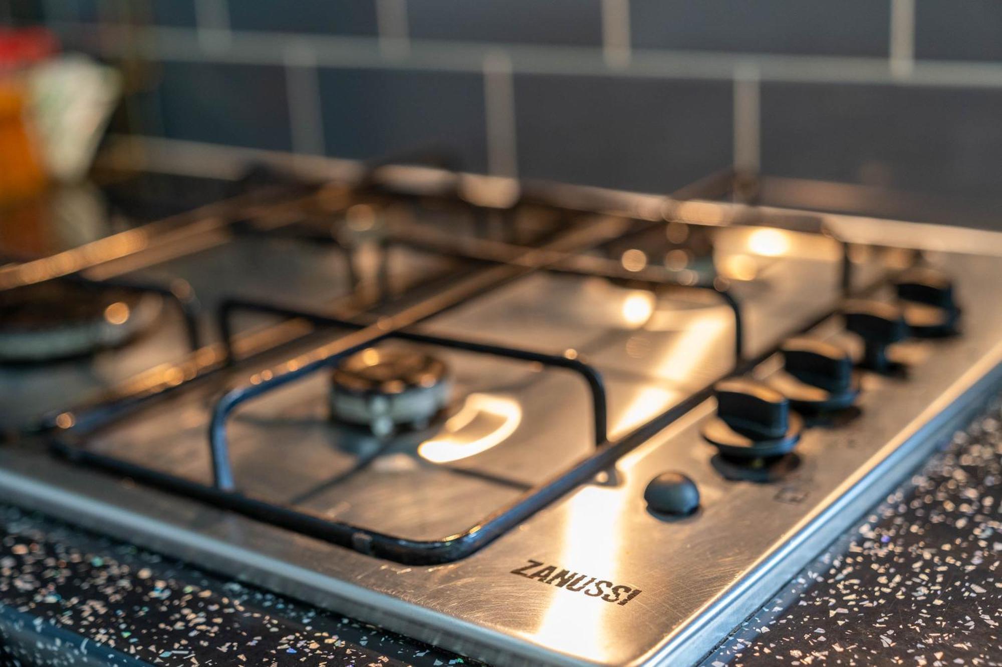 Five Bedroom Townhouse - Near City Centre - Edgbaston - On Street Parking - Wifi - Netflix - 974P Birmingham Exteriör bild