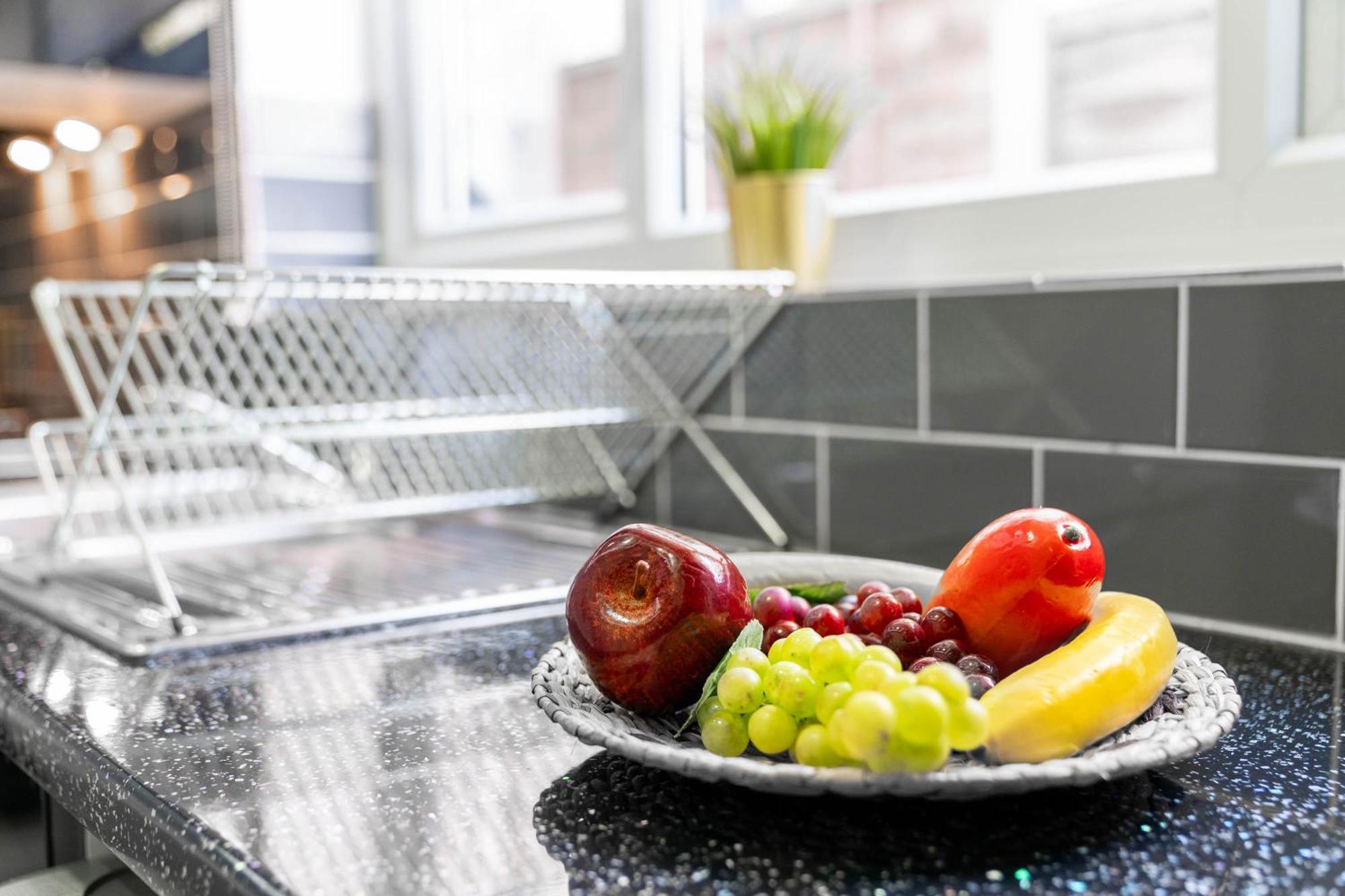 Five Bedroom Townhouse - Near City Centre - Edgbaston - On Street Parking - Wifi - Netflix - 974P Birmingham Exteriör bild