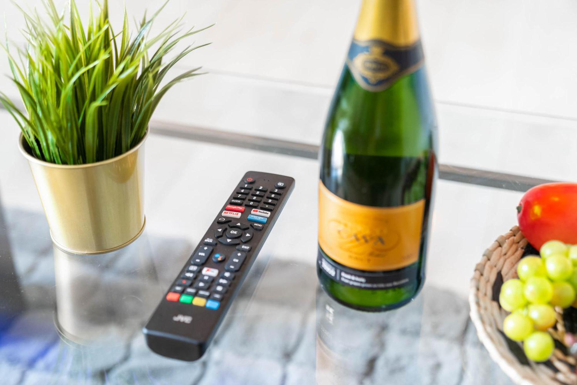 Five Bedroom Townhouse - Near City Centre - Edgbaston - On Street Parking - Wifi - Netflix - 974P Birmingham Exteriör bild