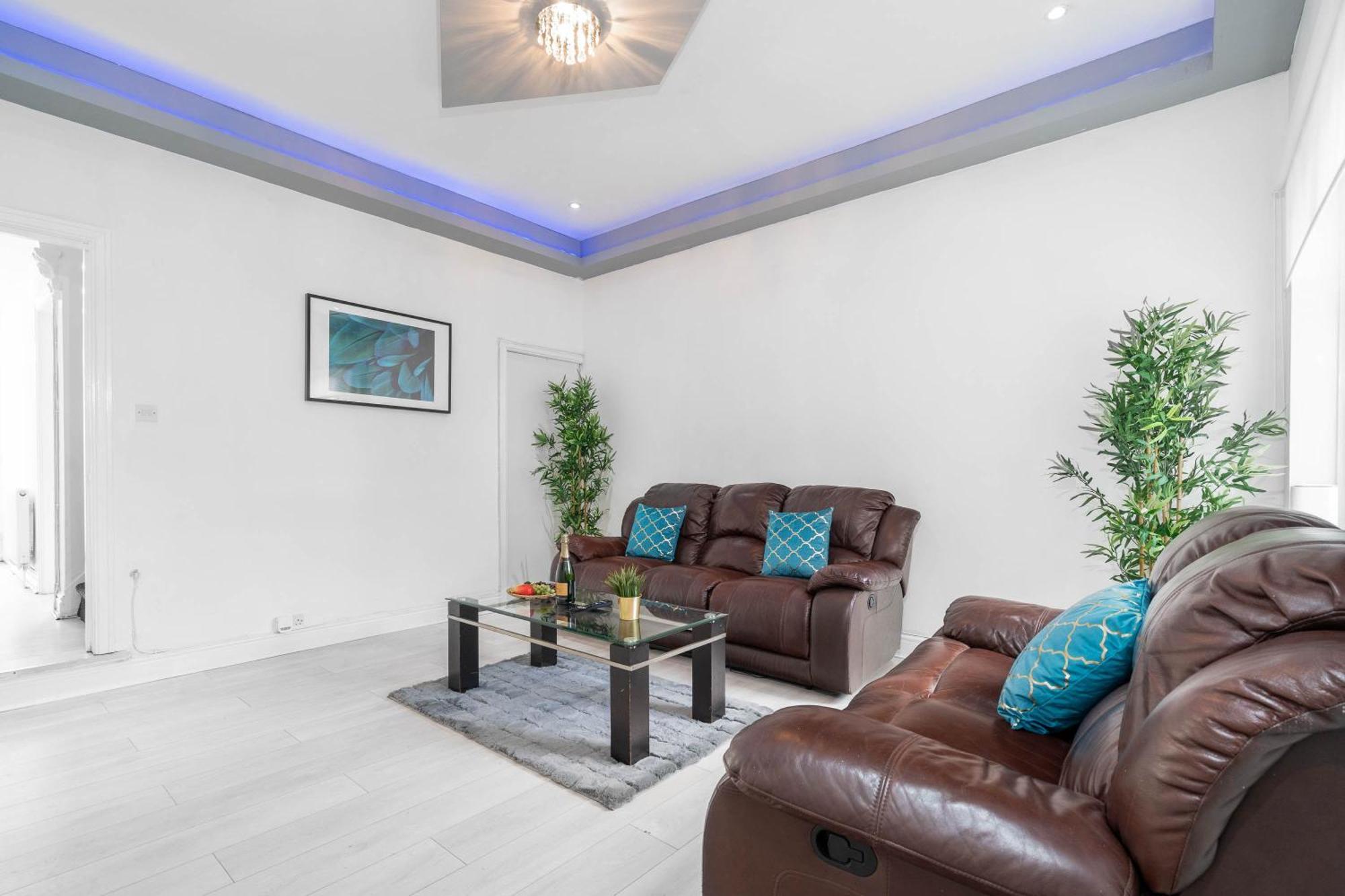 Five Bedroom Townhouse - Near City Centre - Edgbaston - On Street Parking - Wifi - Netflix - 974P Birmingham Exteriör bild